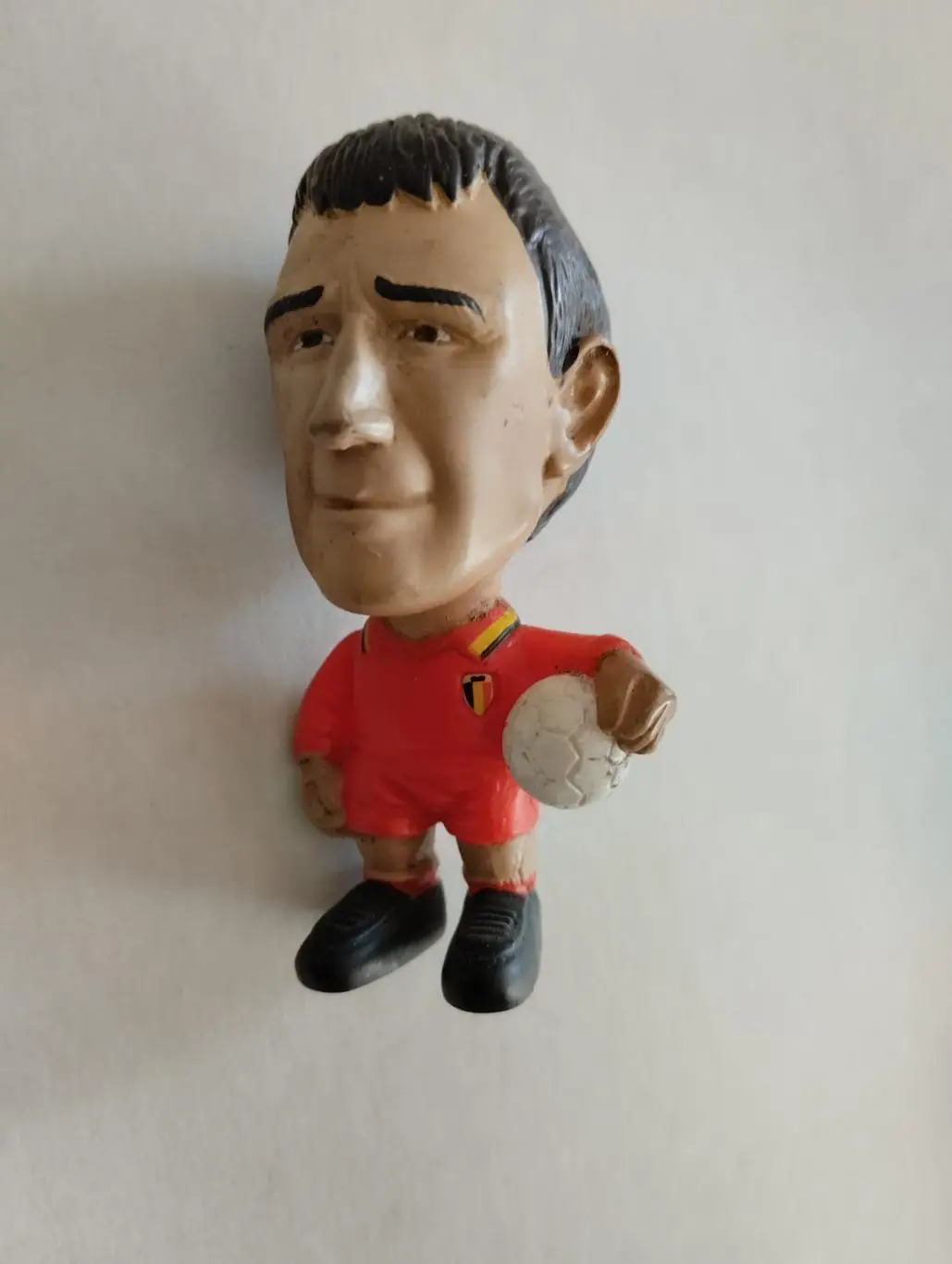 фігурка. бельгія.).