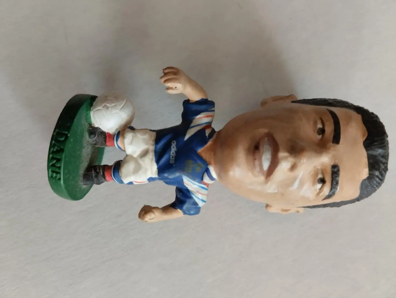 фігурка. зідан. франція.).