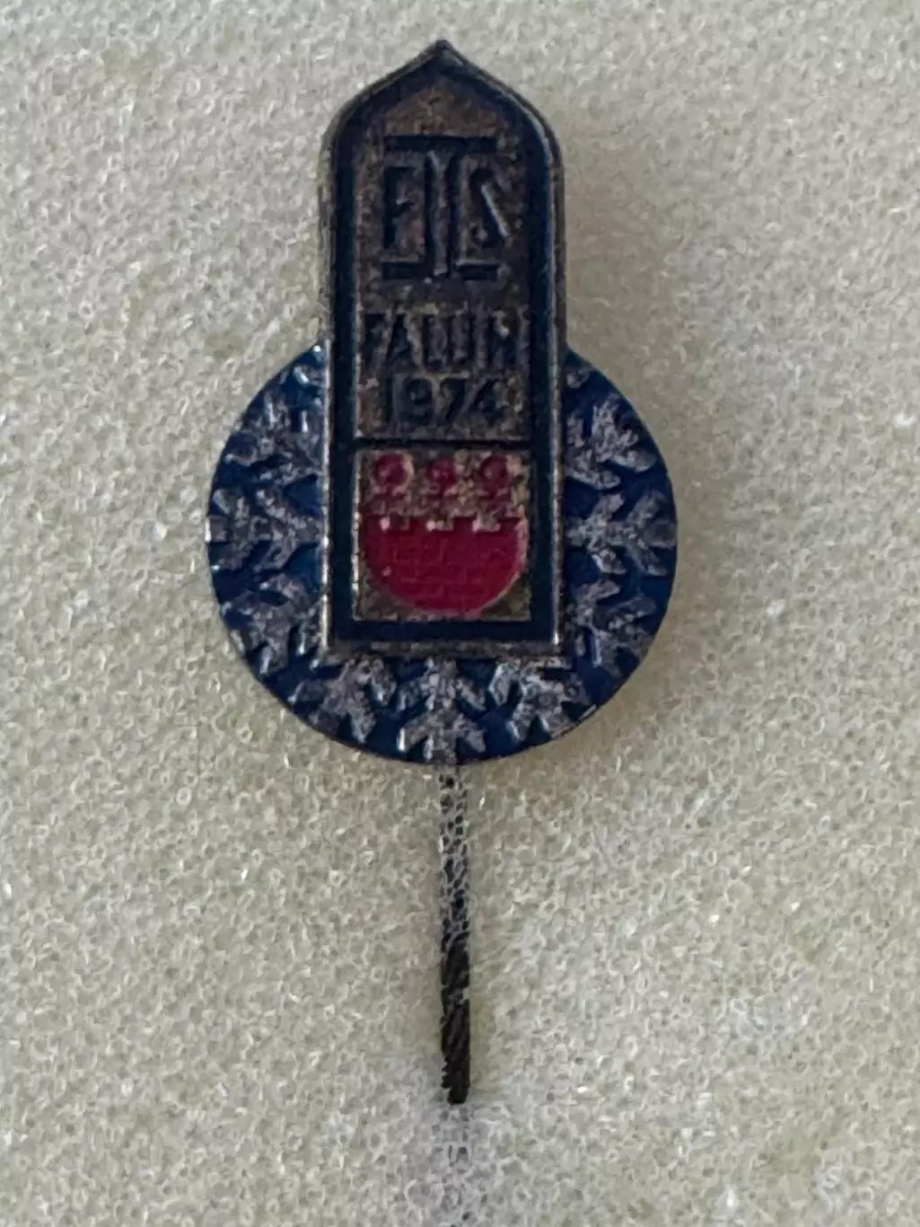 Значок . Чемпіонат світу з зимових видів . Фіалки Швеції- 1974..