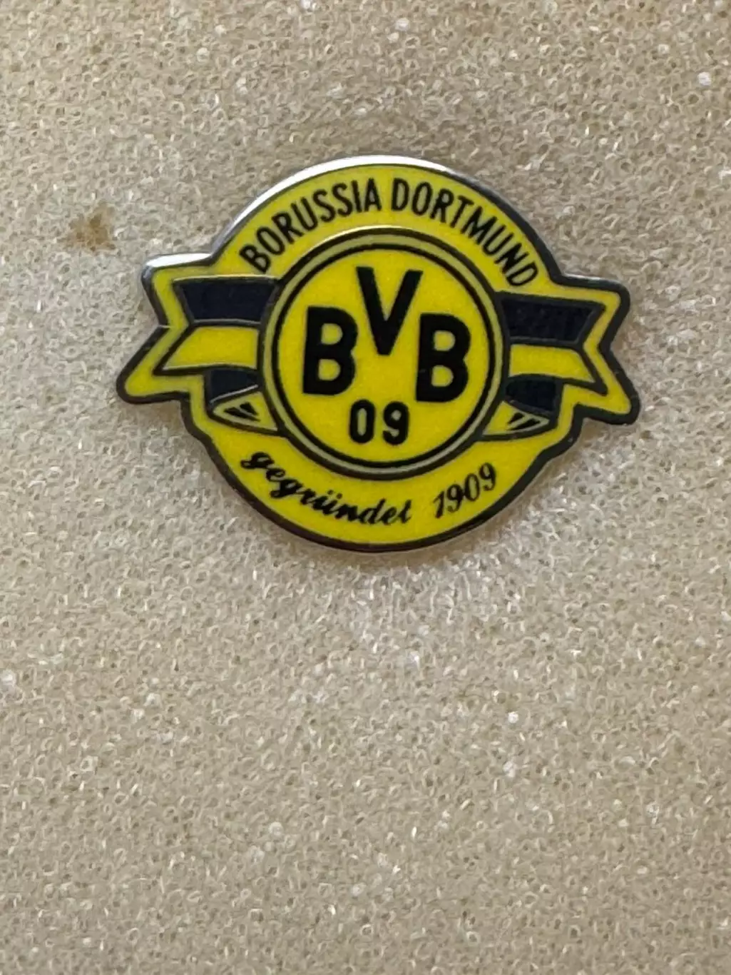 Акція до 10.10.2025. Значок Боруссія Дортмунд..
