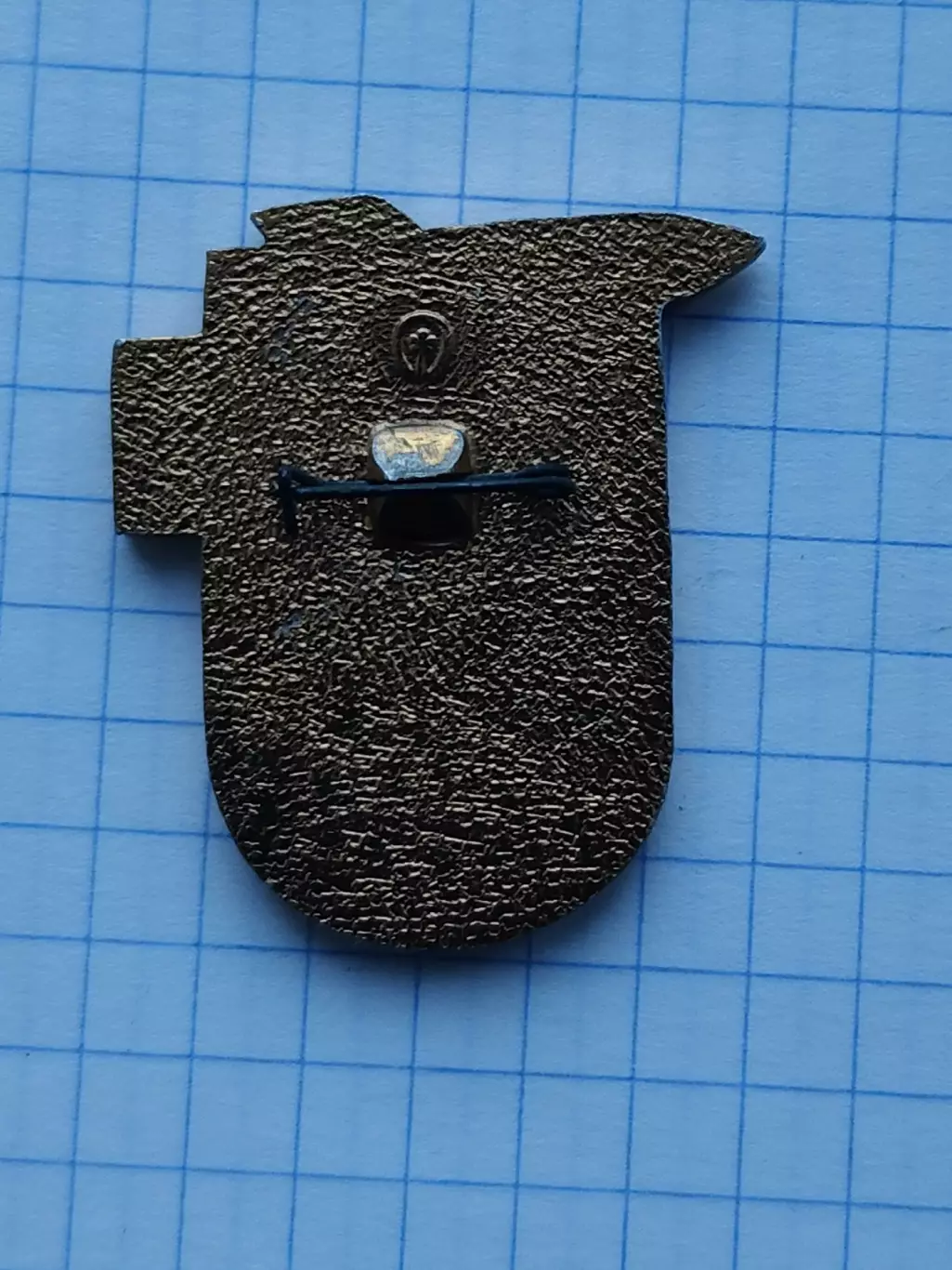 Значок. Калининград/Королев Мемориал Волкова 1985 1