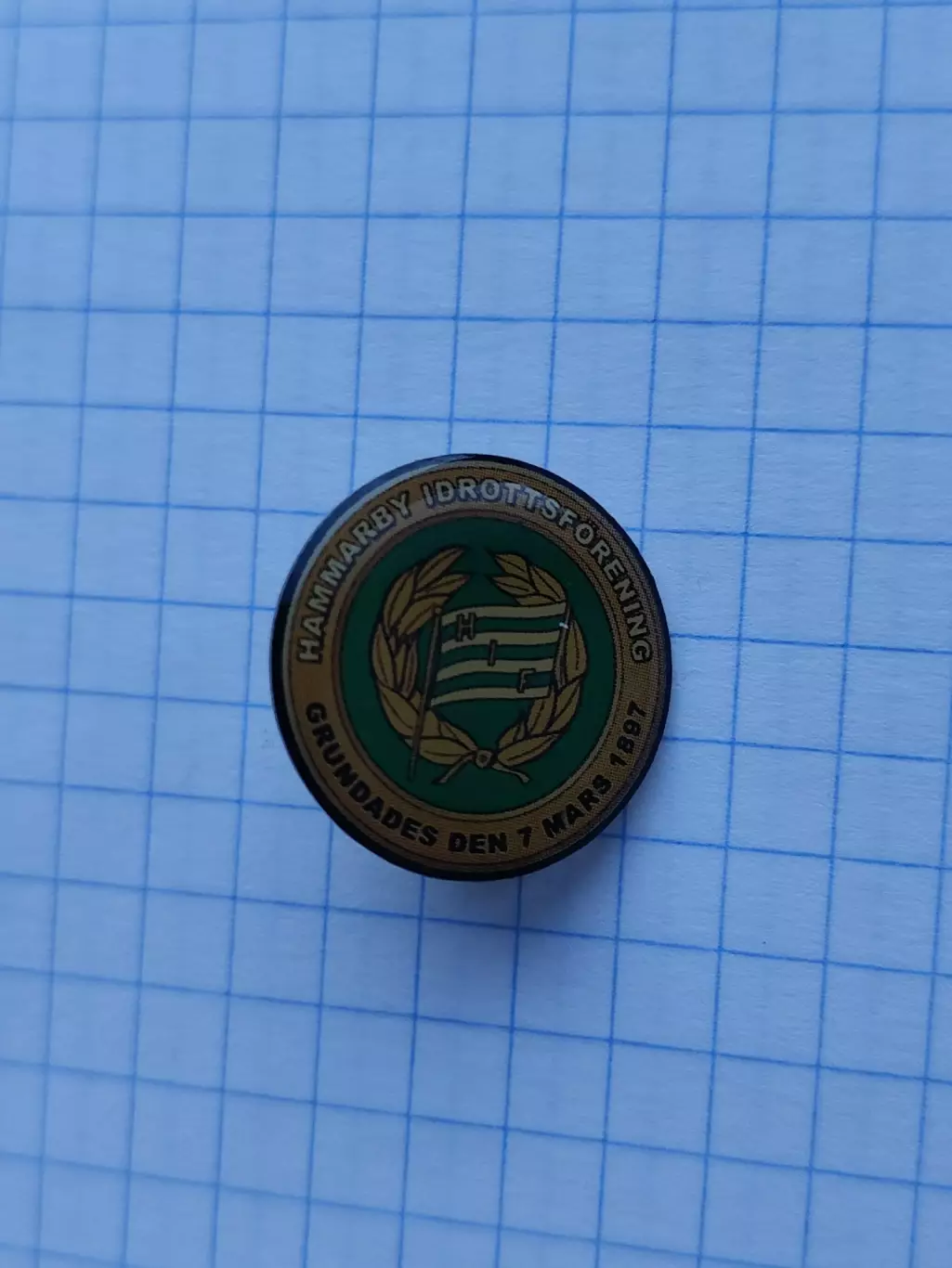 Значок. Хоккей с мячом. Хаммарбю Стокгольм Швеция (офиц)