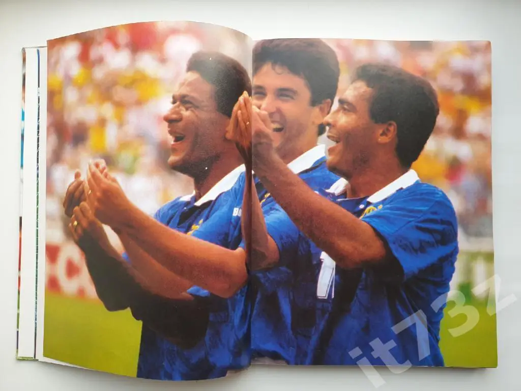 Книга-фотоальбом США. Чемпионат Мира по футболу 1994 (Мюнхен, 176 страниц) 1