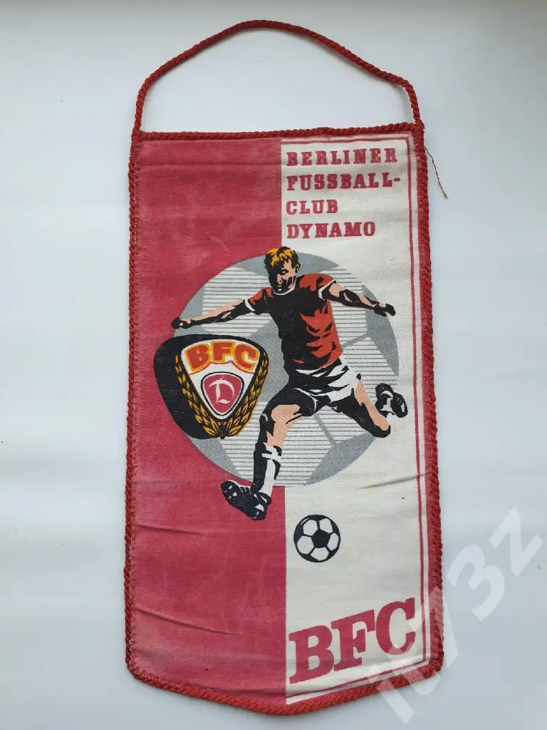 Вымпел. Футбол Динамо Берлин Германия (размер 15х29 см, 80х годов)