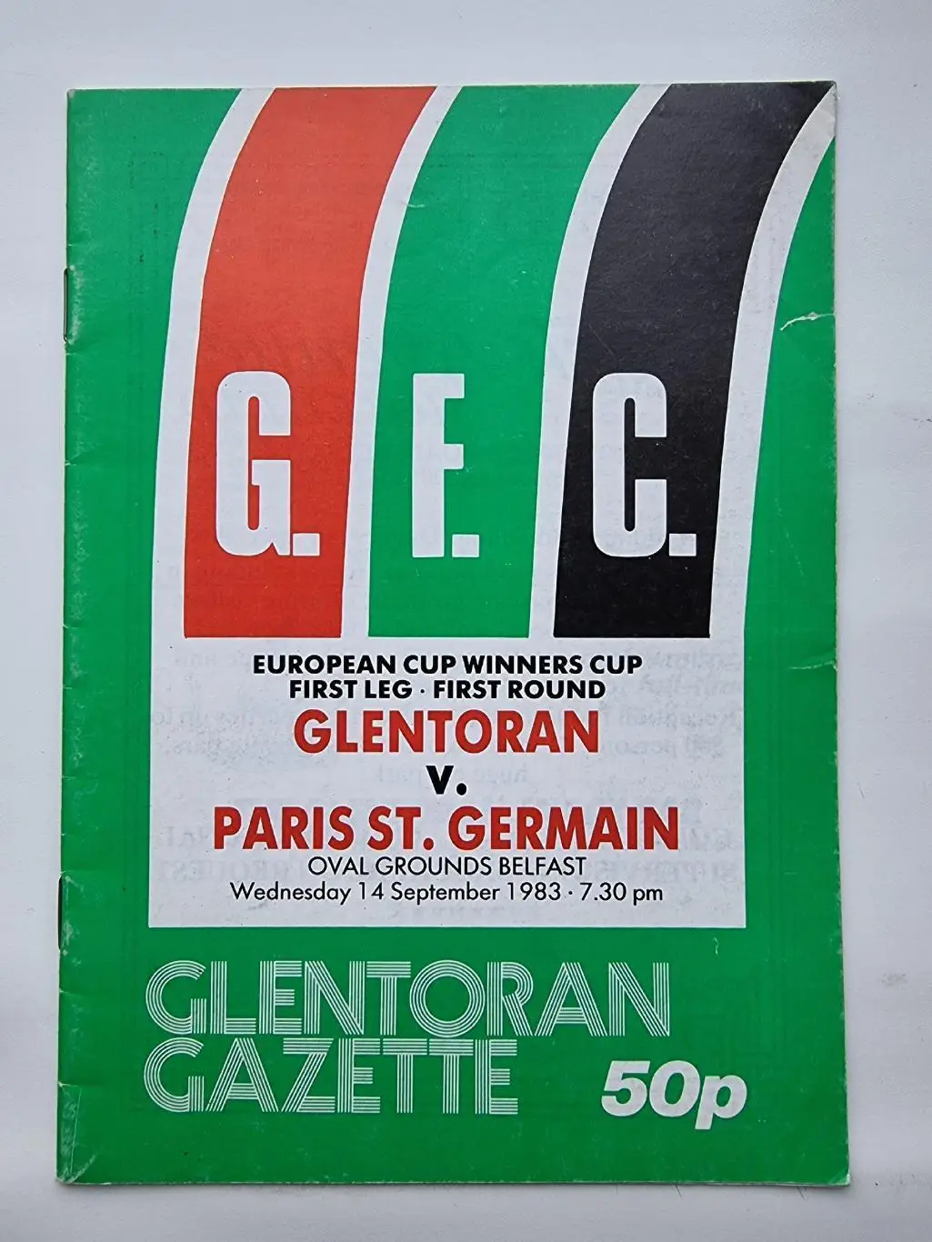 Гленторан Белфаст Северная Ирландия - ПСЖ Париж Франция 1983 Кубок Кубков