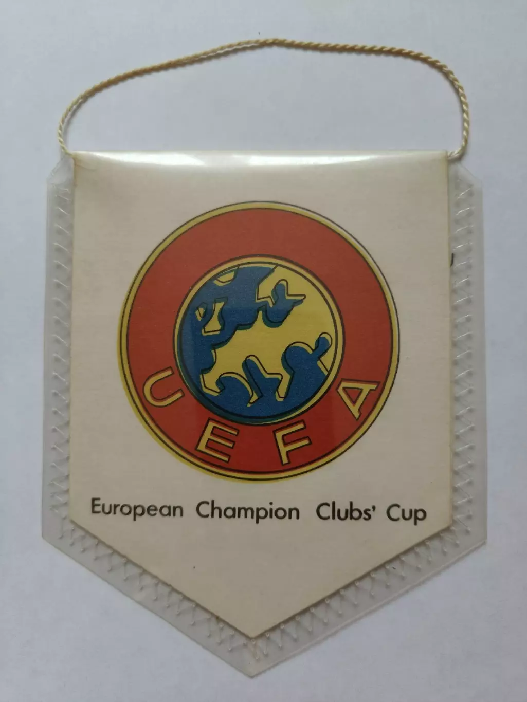 Вымпел. Футбол. Днепр Днепропетровск - Бенфика Португалия 1990 (размер 11х13 см) 1