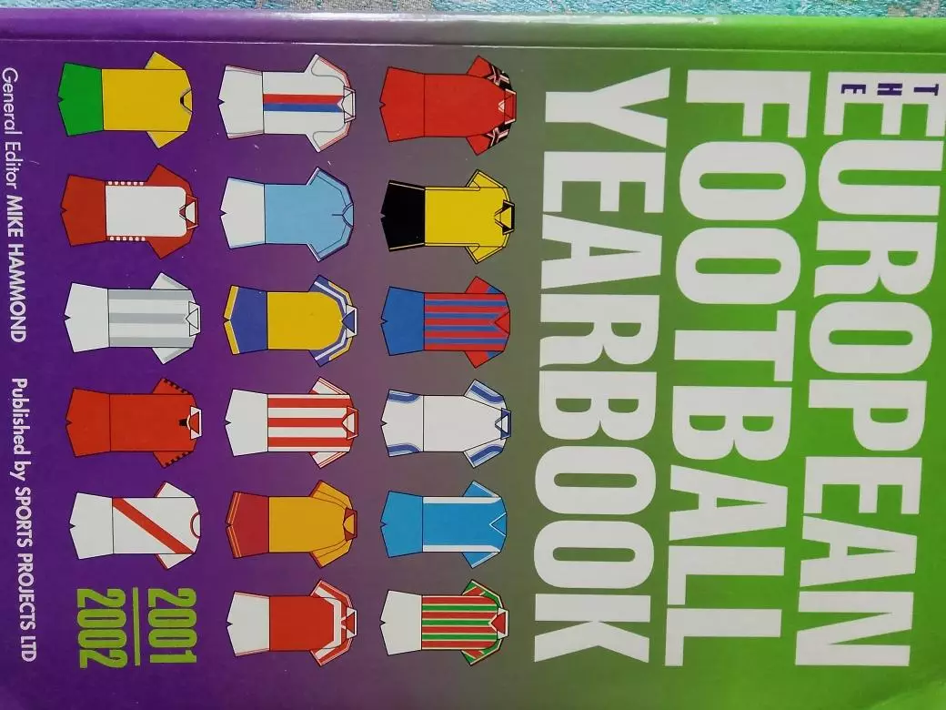 Ежегодник Европейского футбола Сезон 2001\2002 1088с. мягкая обложка