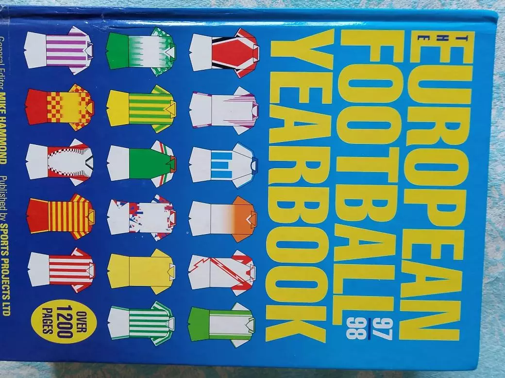 Ежегодник Европейского футбола Сезон 1997\1998 1120с. твердая обложка