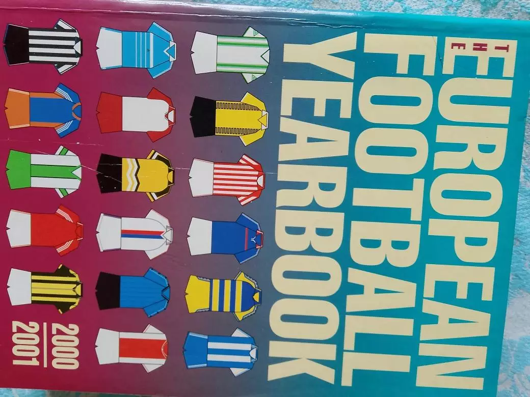 Ежегодник Европейского футбола Сезон 2000\2001 1120с. мягкая обложка