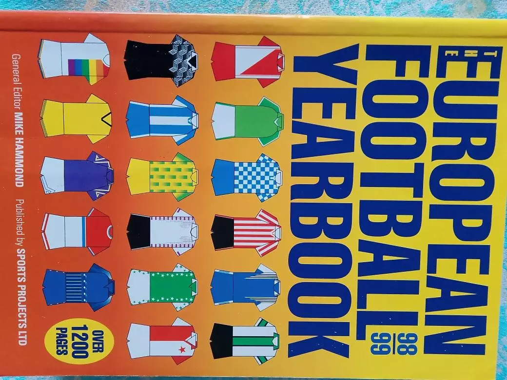 Ежегодник Европейского футбола Сезон 1998\1999 1120с. мягкая обложка