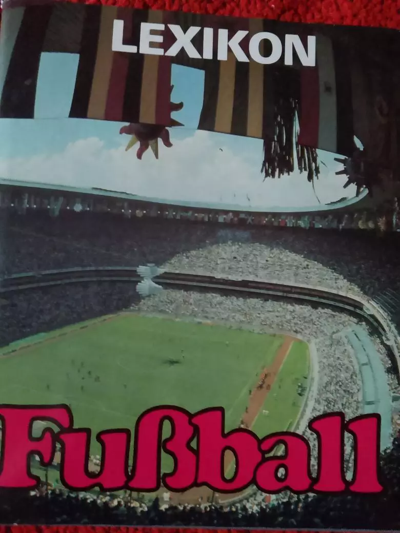 Футбольный лексикон. Энциклопедия футболаГермании 448с. Лейпциг