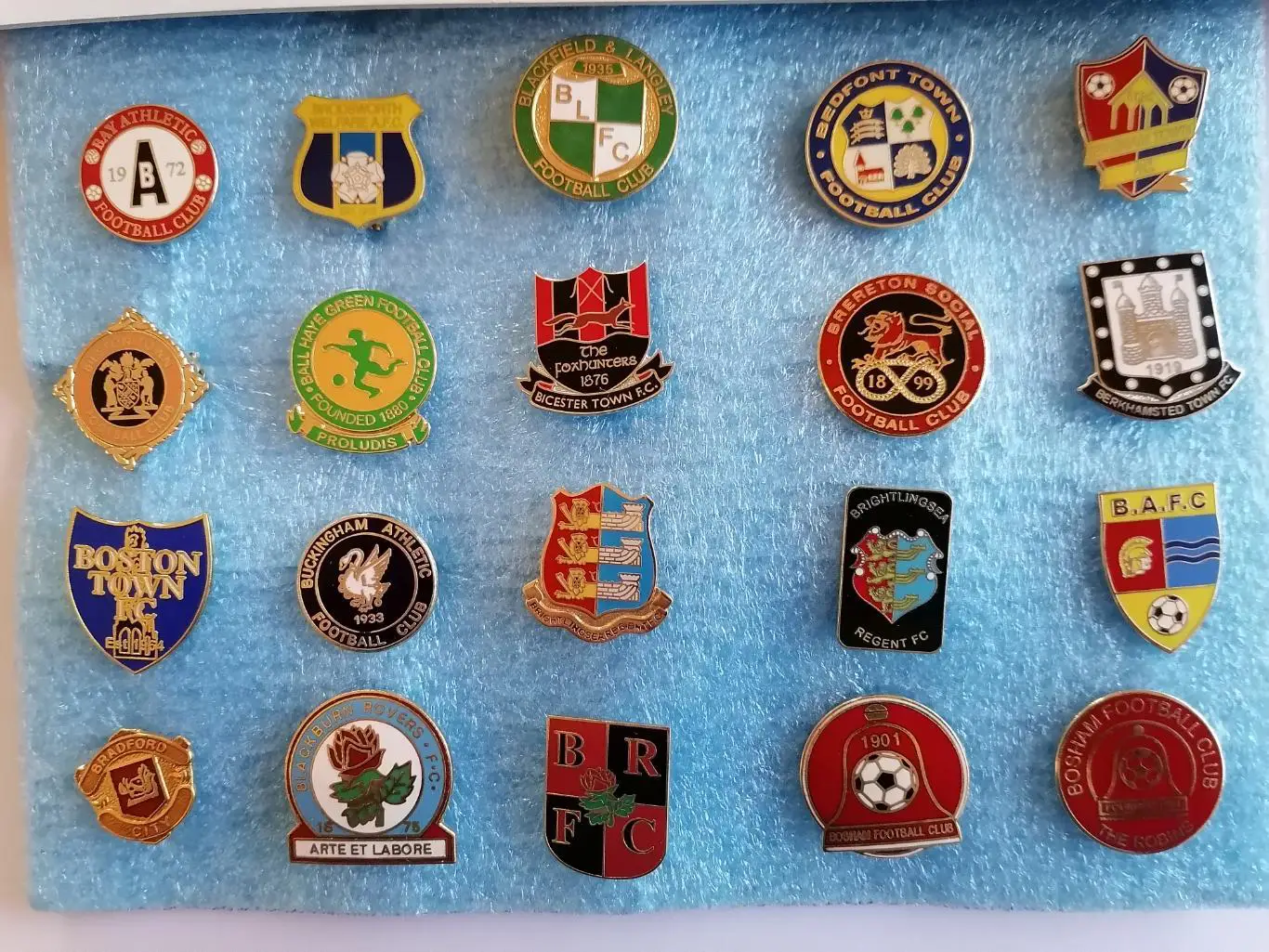 Значки футбол Англия B 2