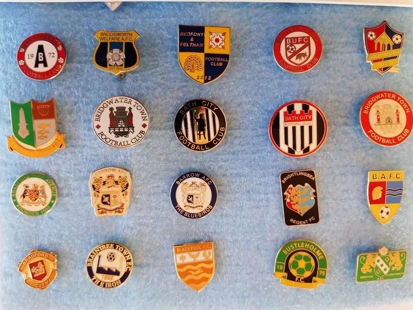 Значки футбол Англия B 2