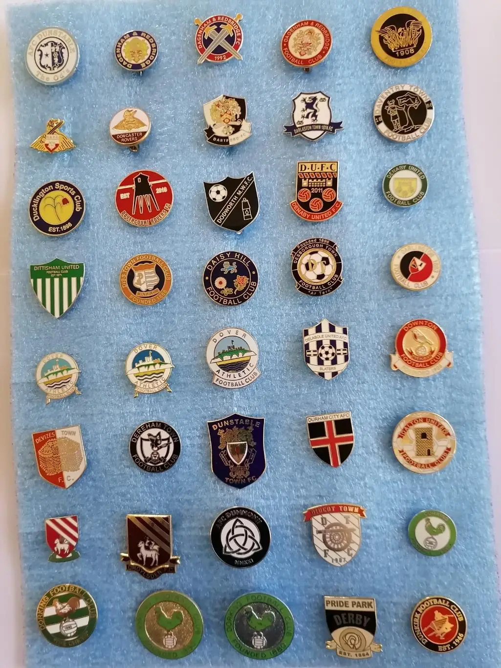 Значки футбол Англия D