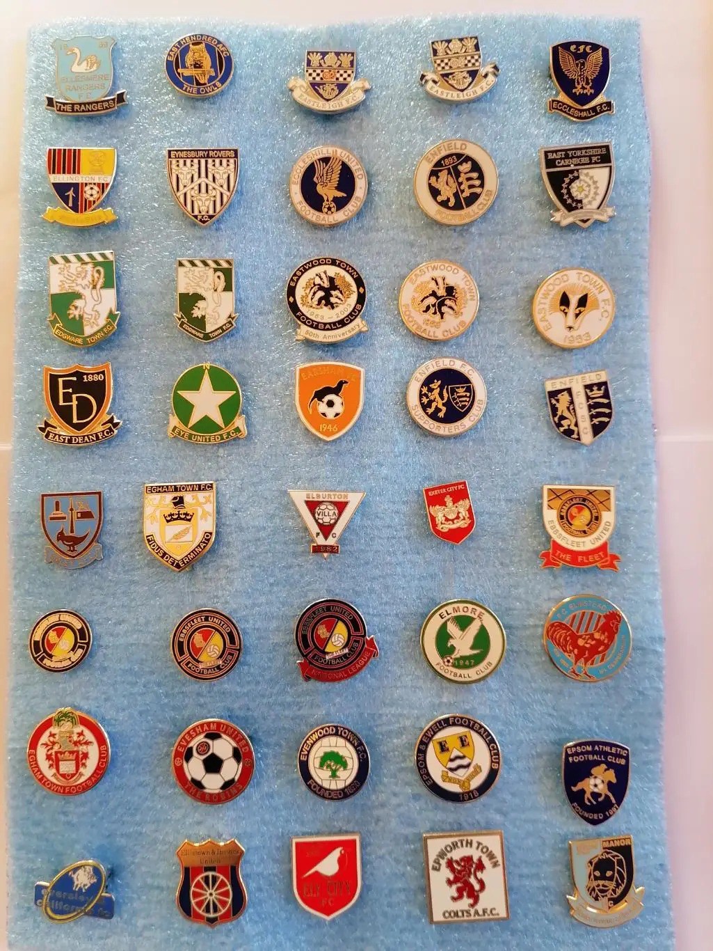 Значки футбол Англия E