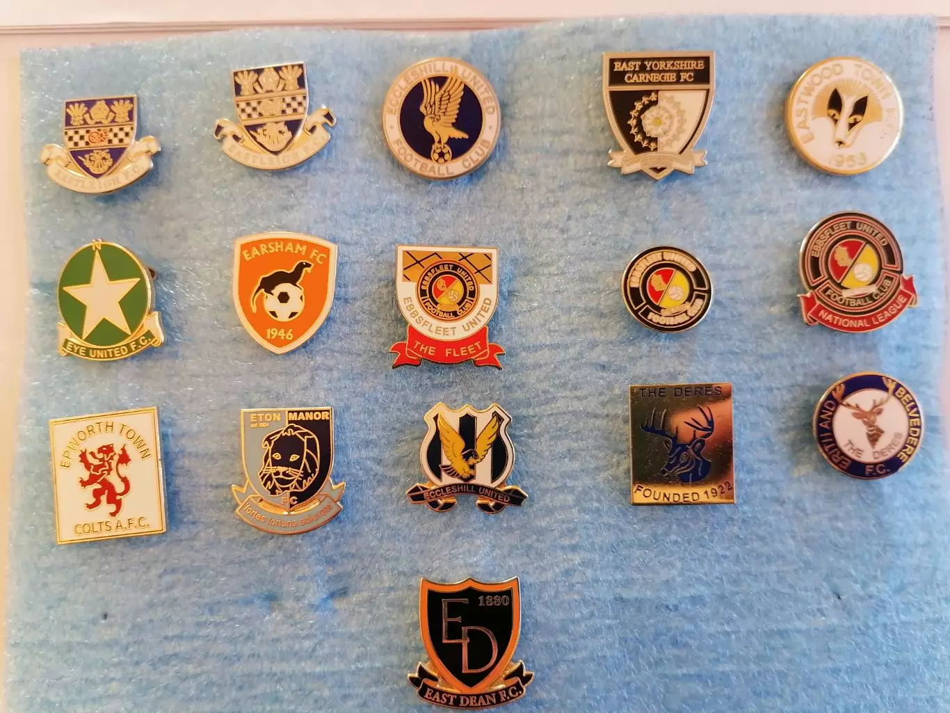 Значки футбол Англия E