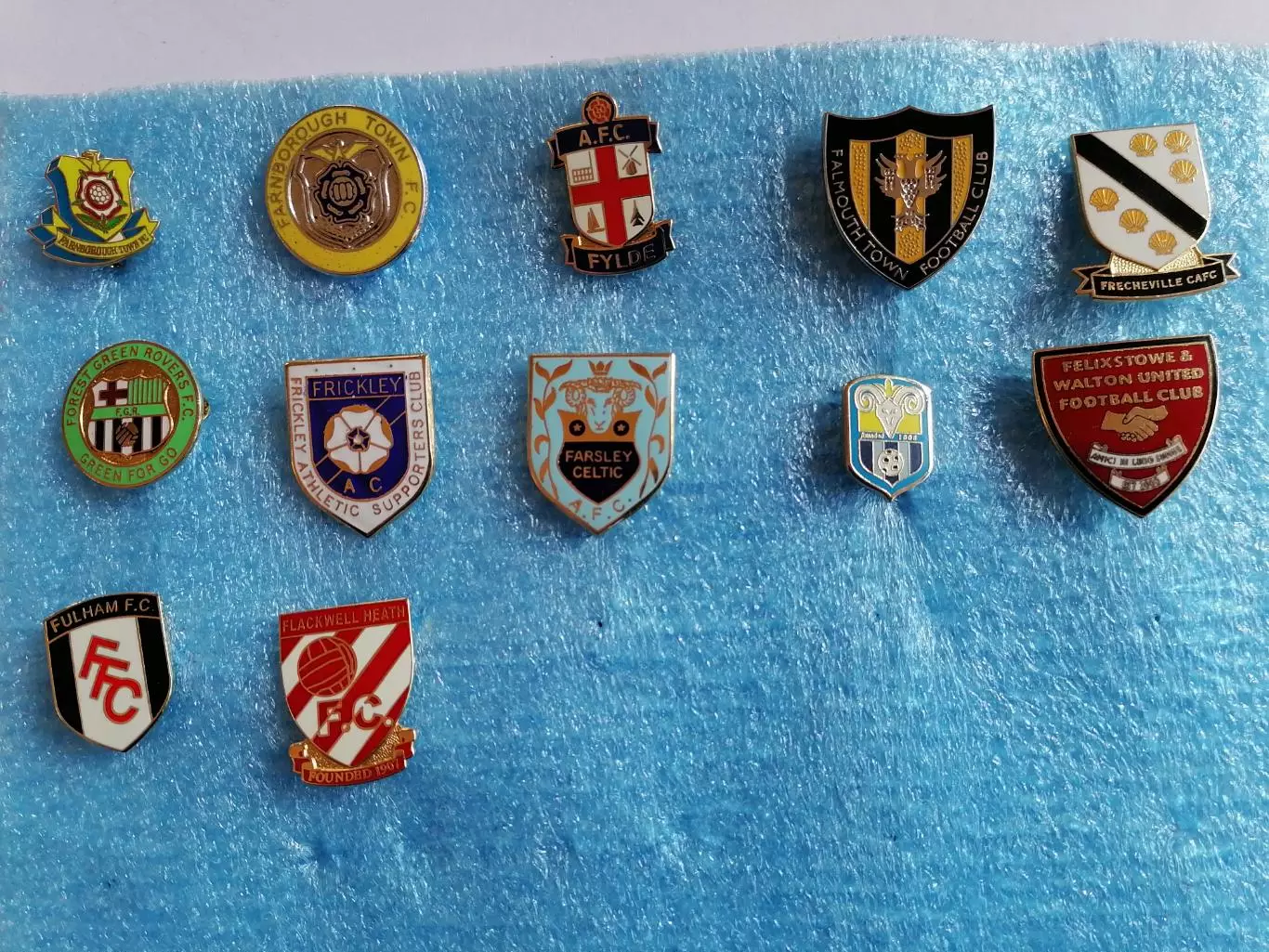 Значки футбол Англия FGHIJ