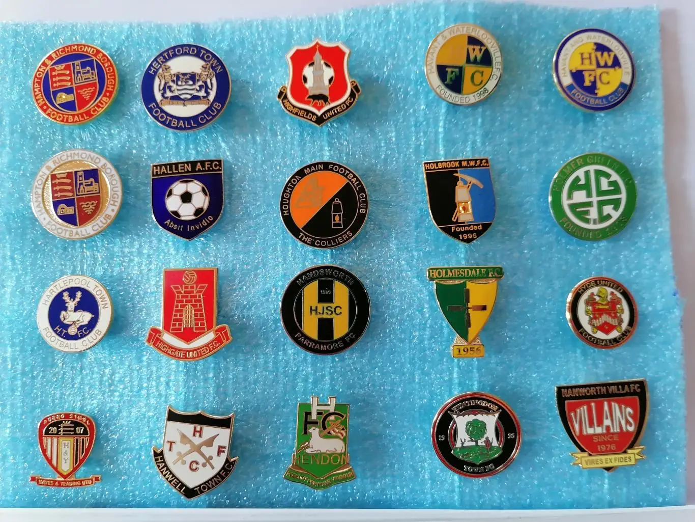 Значки футбол Англия H 4