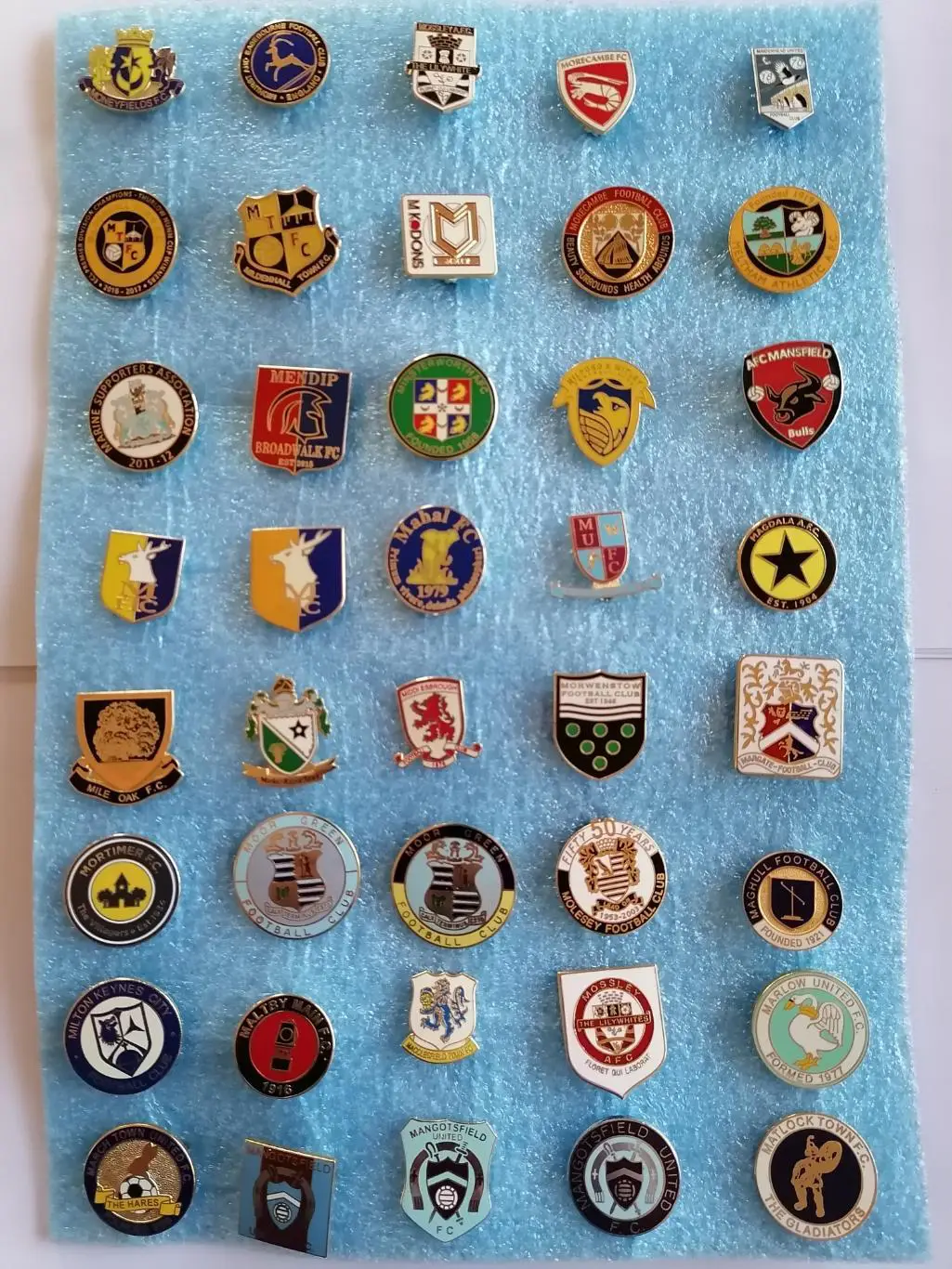 Значки футбол Англия M