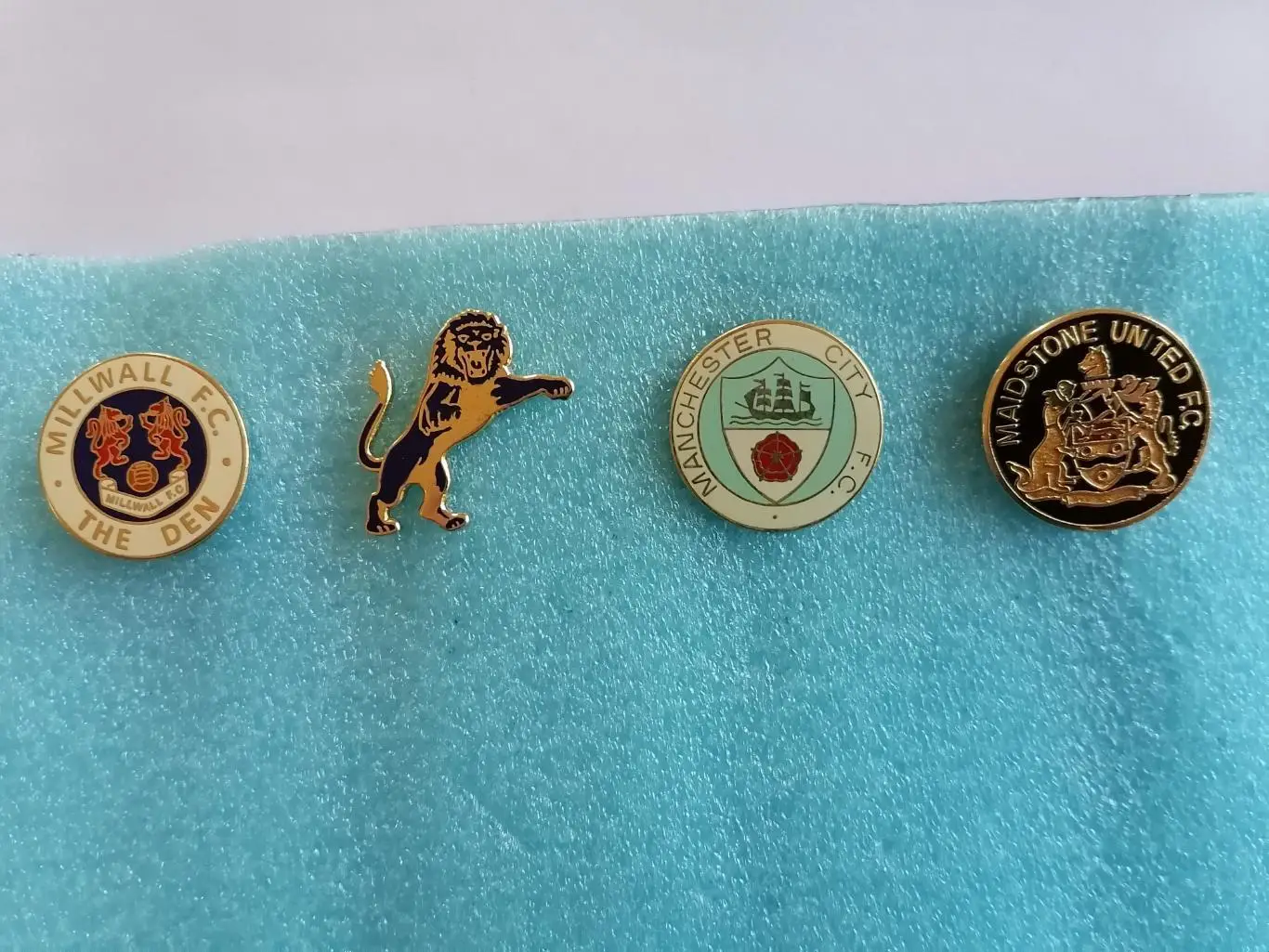 Значки футбол Англия M 3