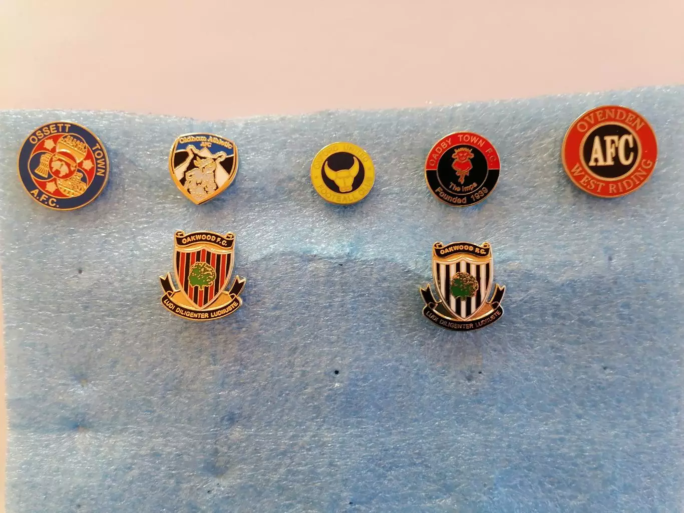 Значки футбол Англия M N О Р Q 2