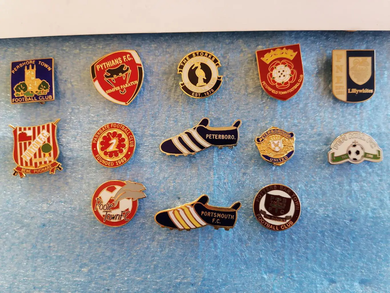 Значки футбол Англия О и Р 4