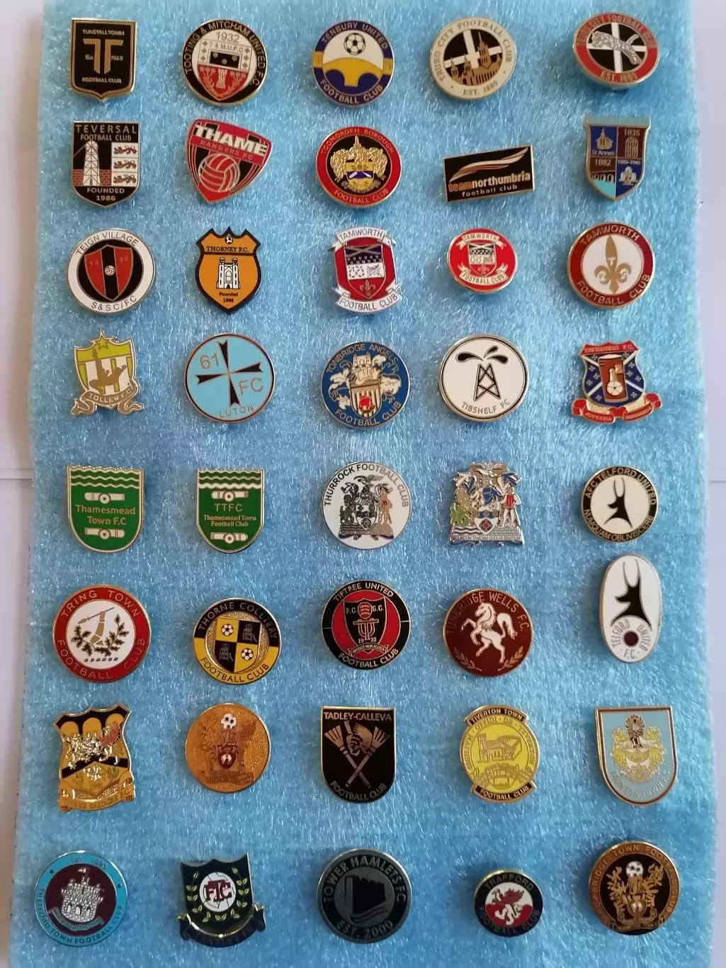 Значки футбол Англия T U V