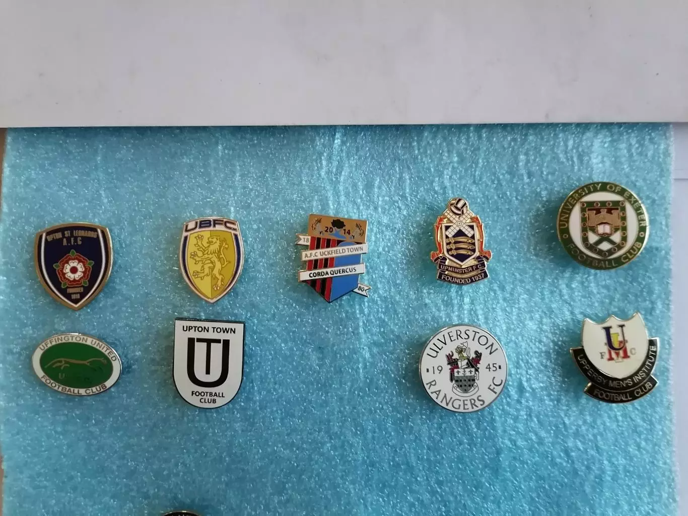 Значки футбол Англия T U V 5