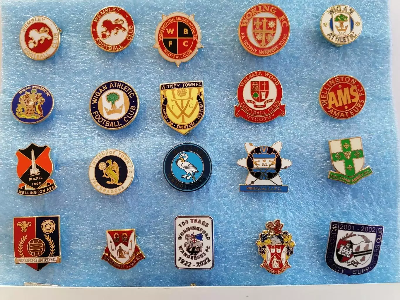 Значки футбол Англия W Y Новые 2017-2021 1