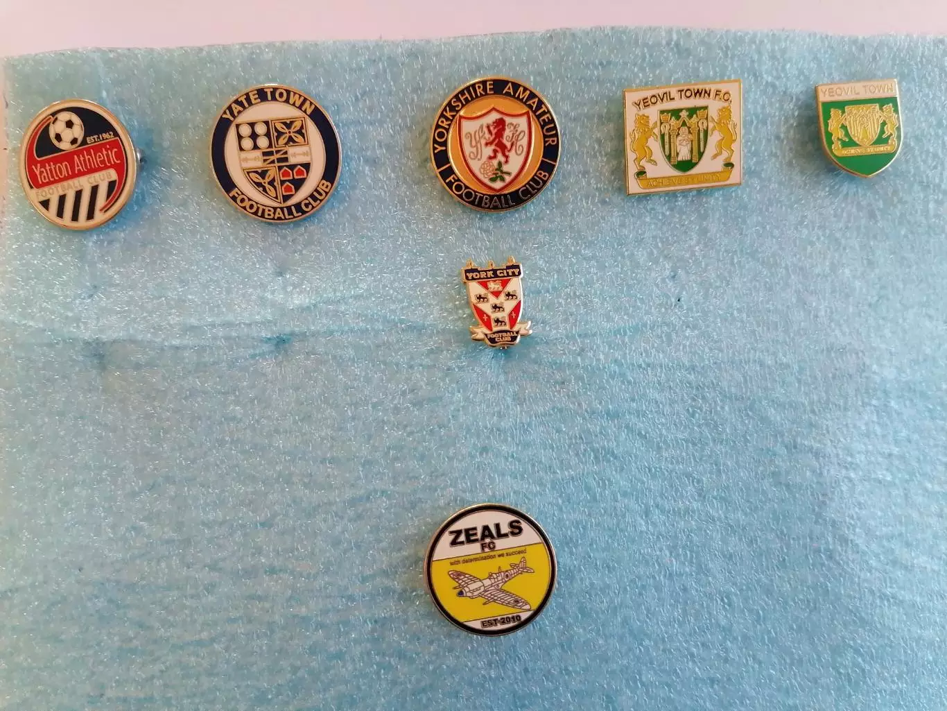 Значки футбол Англия Y Z