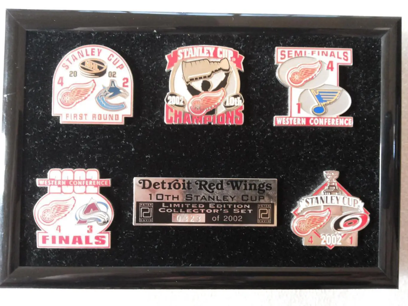 Значки НХЛ Детройт 2002 1