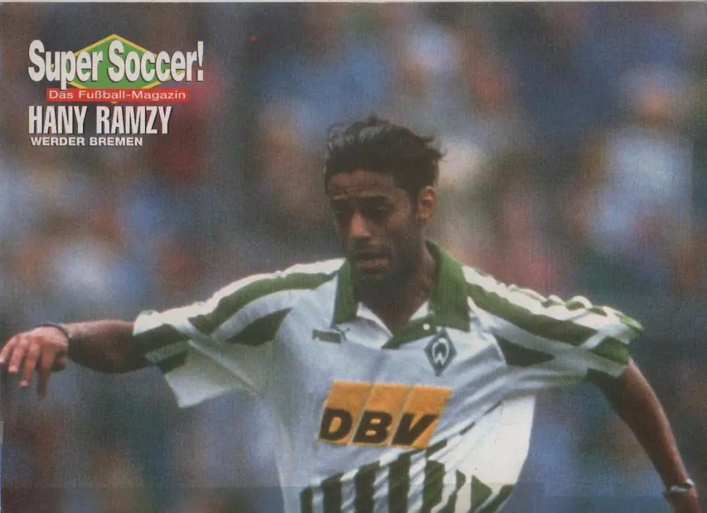 вырезки из журналов и книг футбол Р. Латал Чехия и Х. Рамзи Египет постер 1