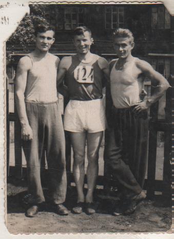 фото дорожные соревнования по легкой атлетике на ст.Локомотив Красноярск 1951г