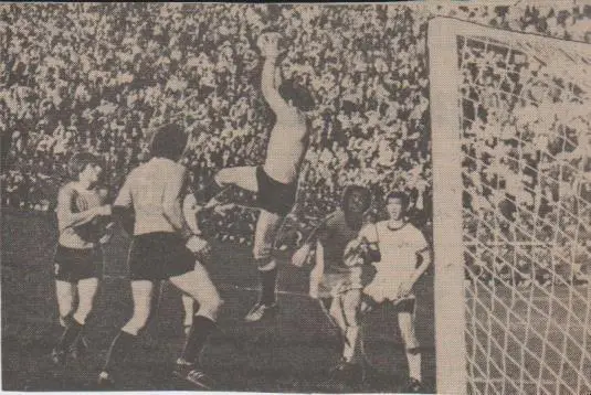 ст футбол П16 №278 фото с матча футбольный матч на первенство СССР 198?г.