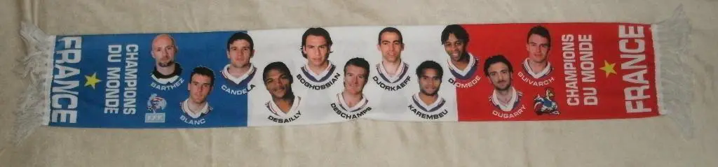 Футбол. Шарф Франция 1998 с портретами чемпионов Мира - импортный 90-х годов
