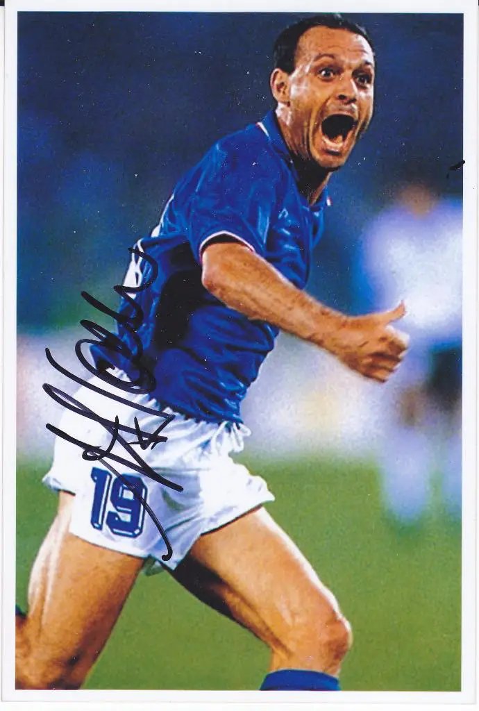 Футбол. Тото Скилаччи (лучший бомбардир ЧМ-90, Италия) - Оригинальный автограф