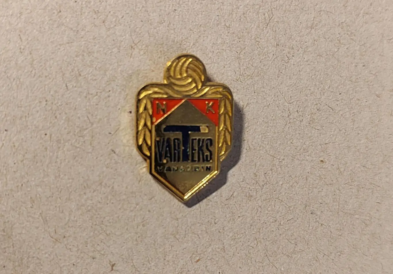 Футбол. Официальный Значок Вартекс Хорватия 90-е