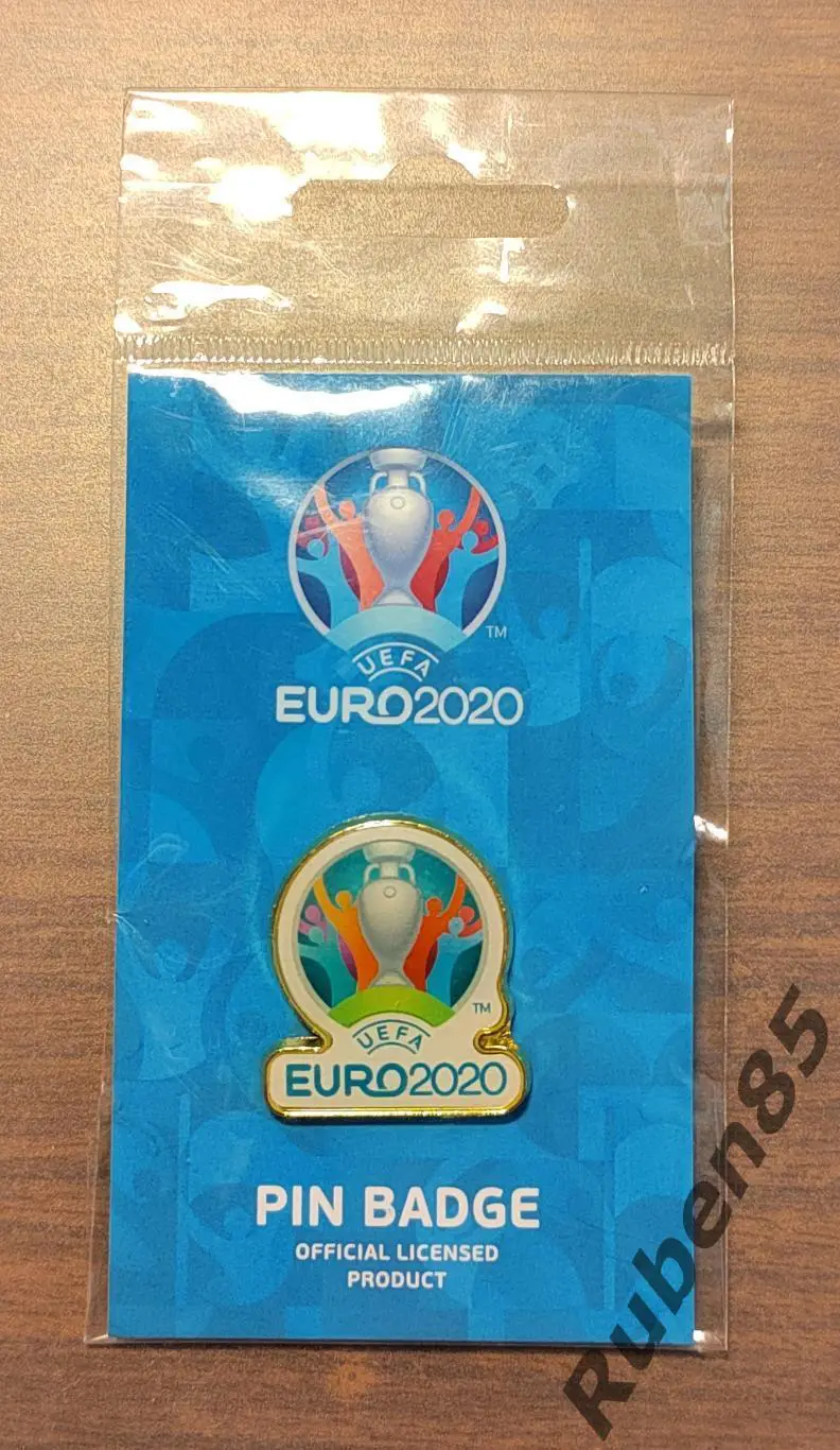 Значок Чемпионат Европы 2020 Официальный в упаковке. Вид 2