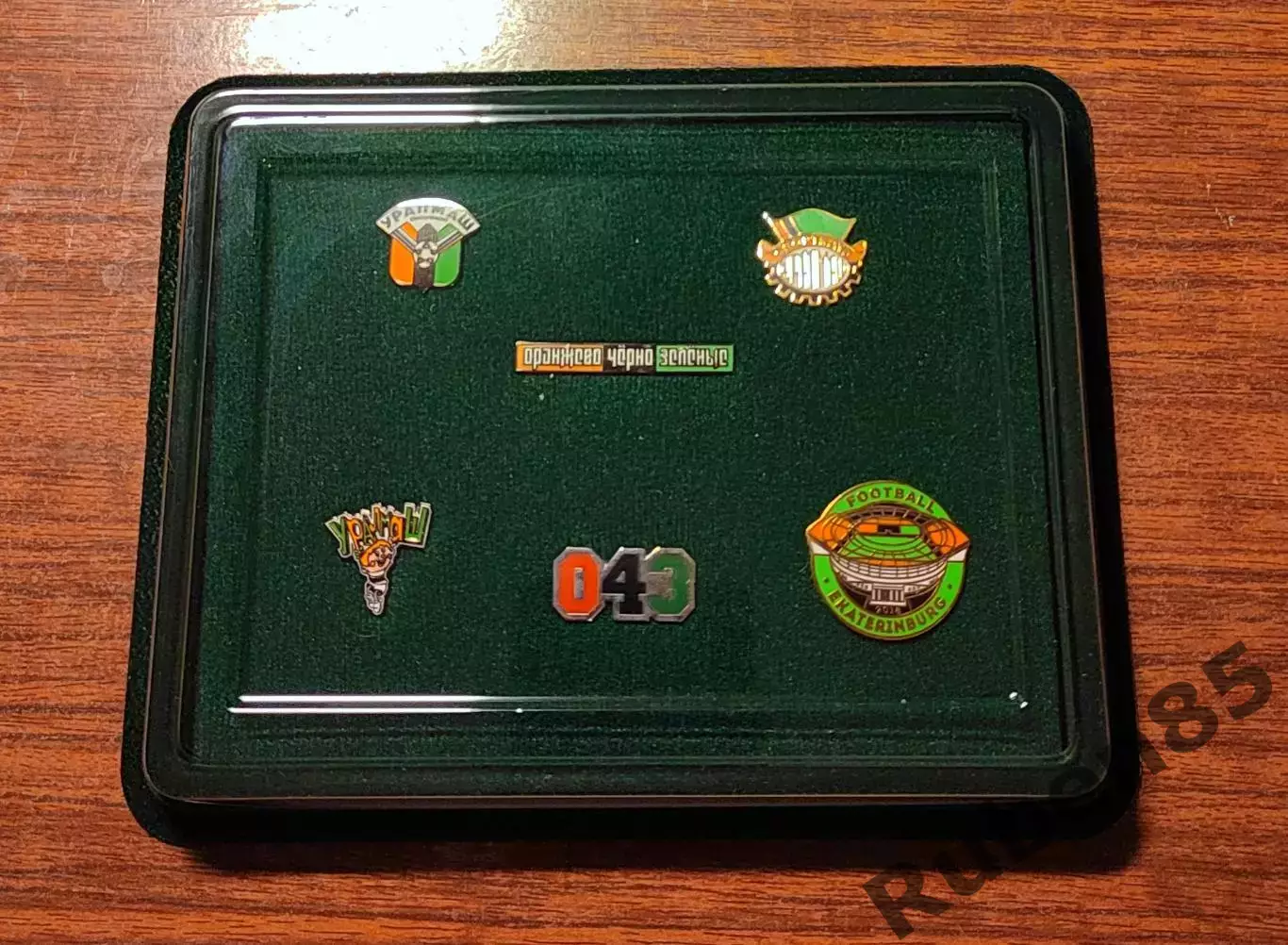 Футбол. Набор фанатских значков УРАЛМАШ Екатеринбург (043) 1