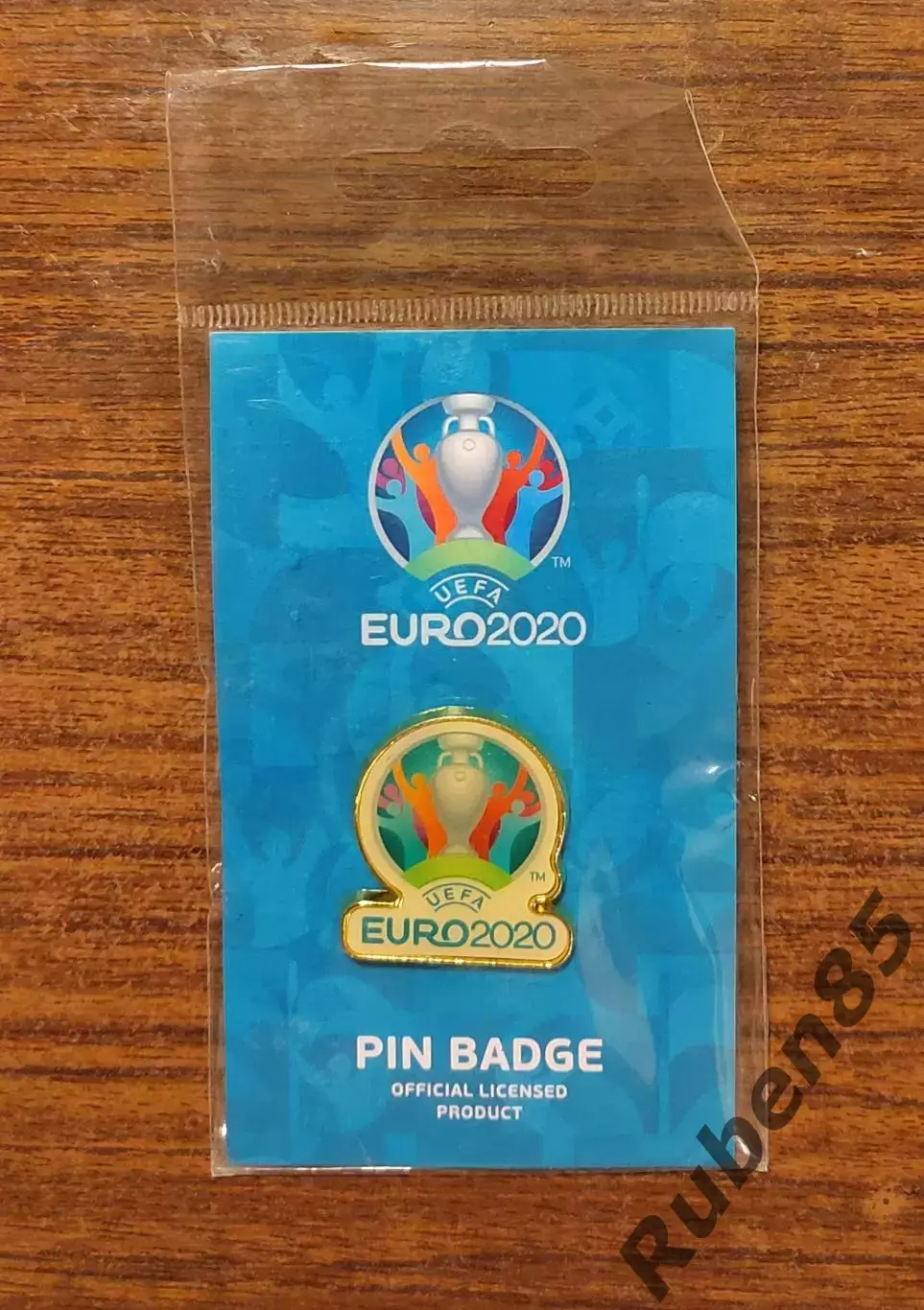 Значок Чемпионат Европы 2020 Официальный в упаковке. Вид 2
