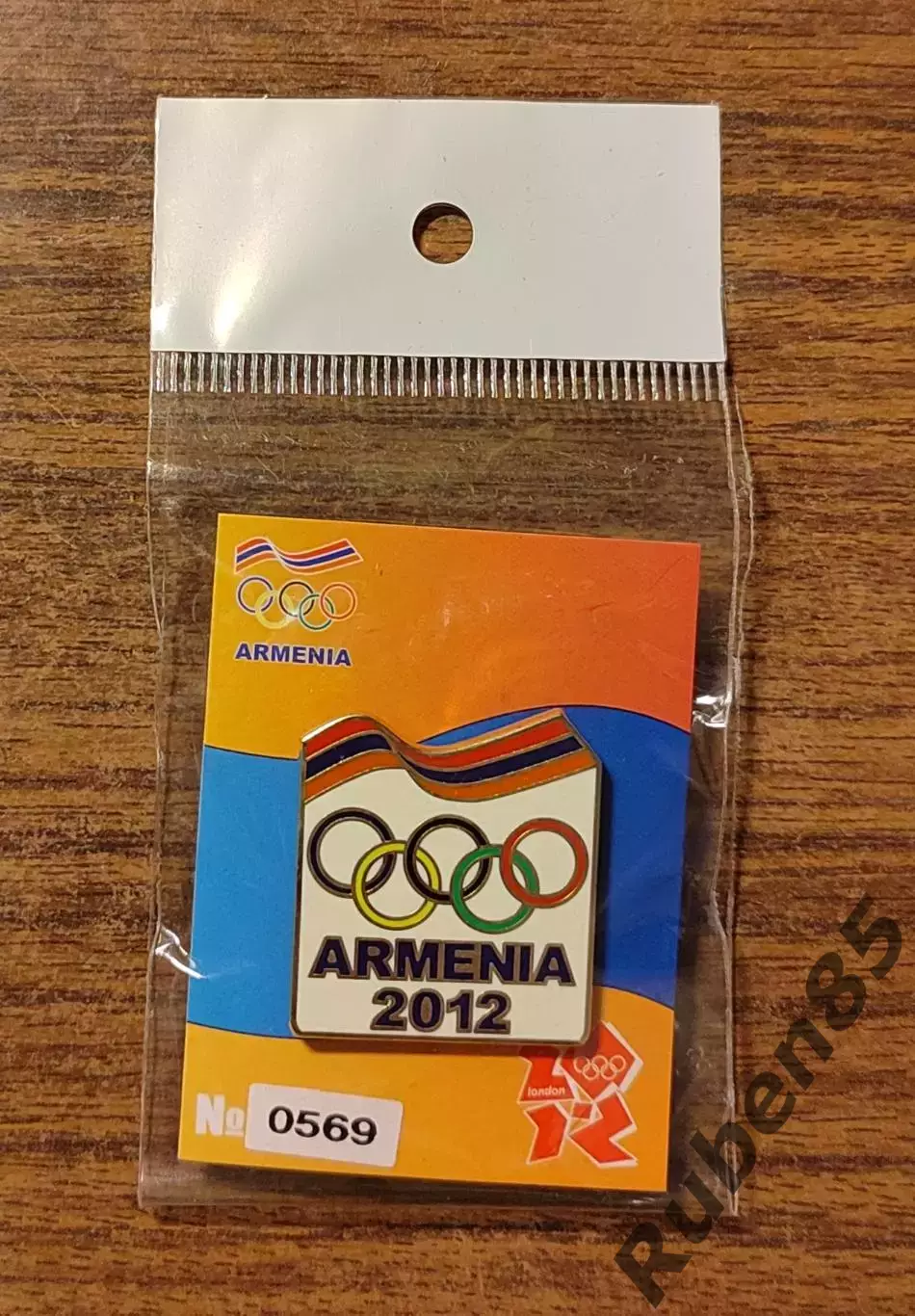 Олимпиада 2012 Значок АРМЕНИЯ Команда на ОИ в Лондоне. Номерной