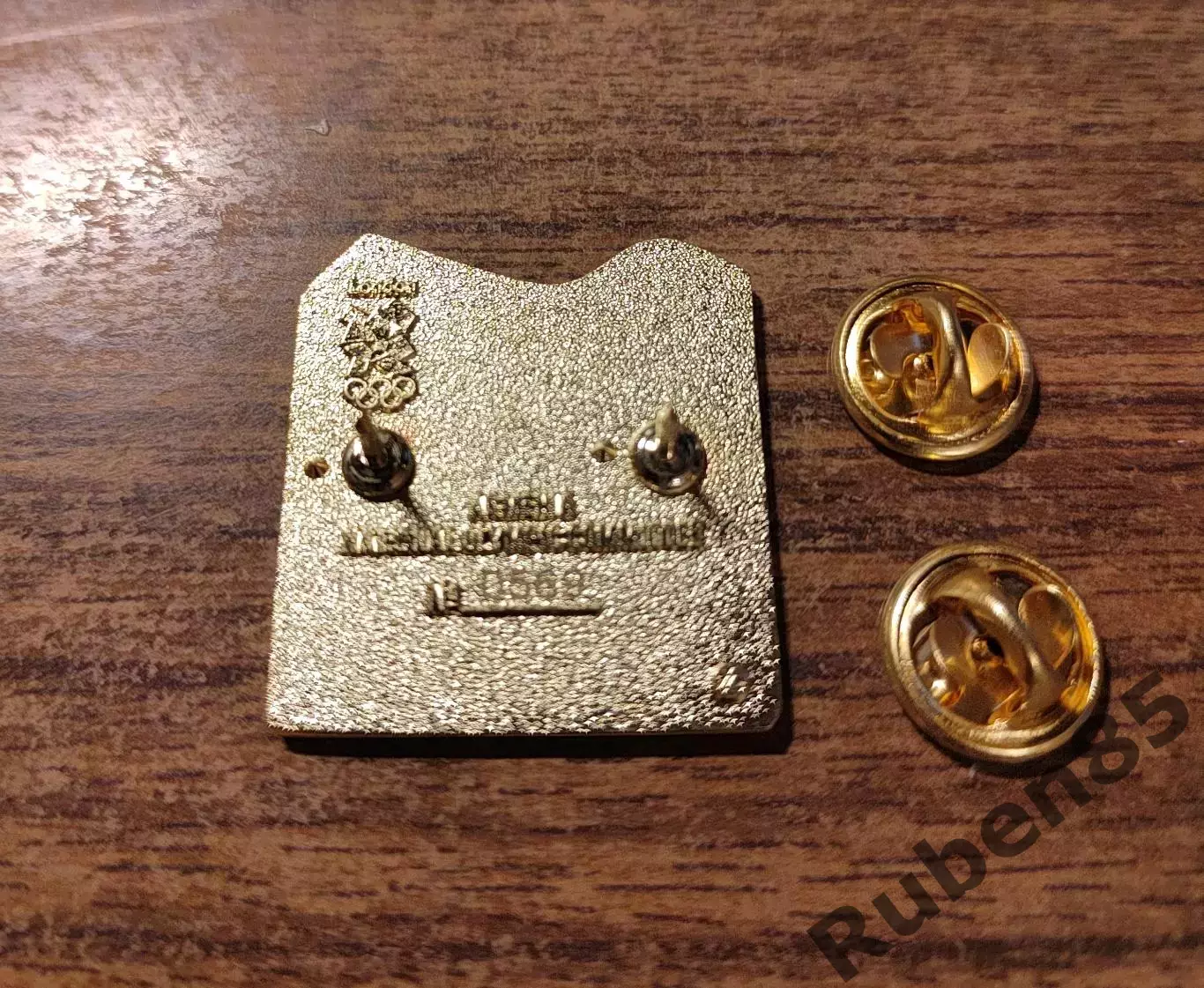 Олимпиада 2012 Значок АРМЕНИЯ Команда на ОИ в Лондоне. Номерной 1