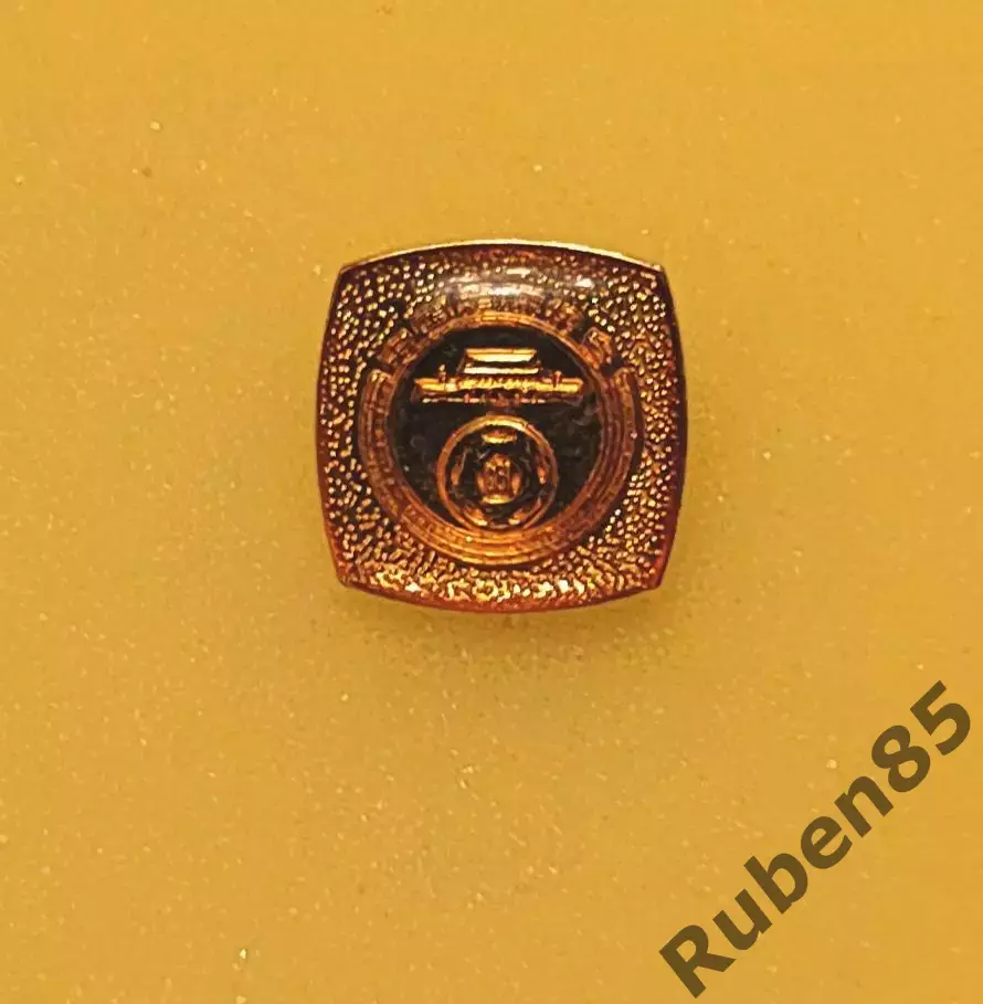 Значок Китай - Федерация Футбола. Старый, на булавке