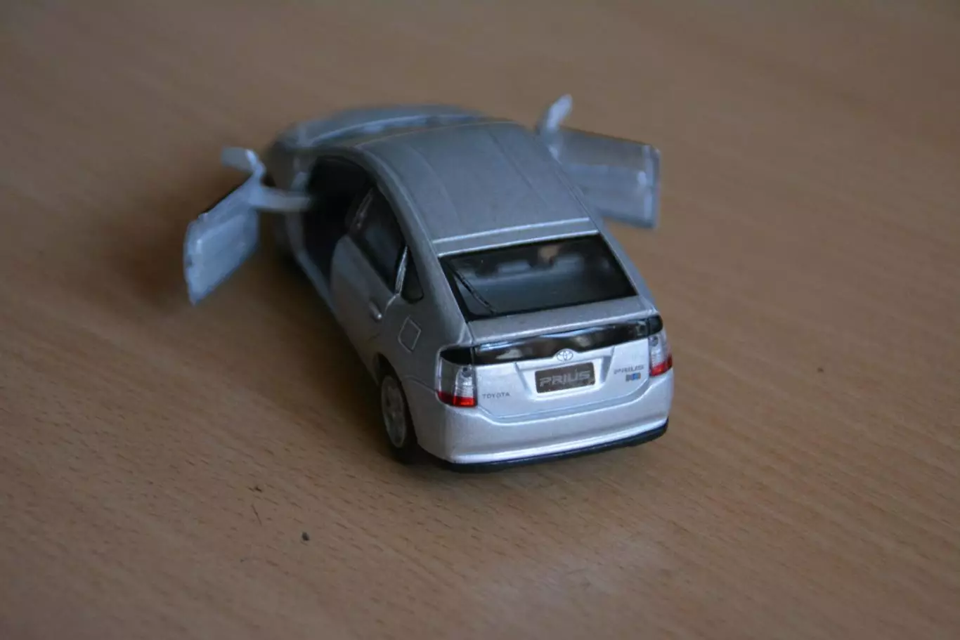 Модель. Toyota Prius / KINSMART 2