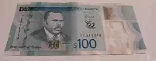 100 долларов. Ямайка