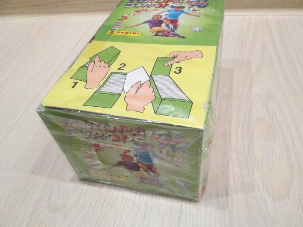 Запечатанный блок (100 пакетов по 6 стикеров) Panini Евро 1996. 6