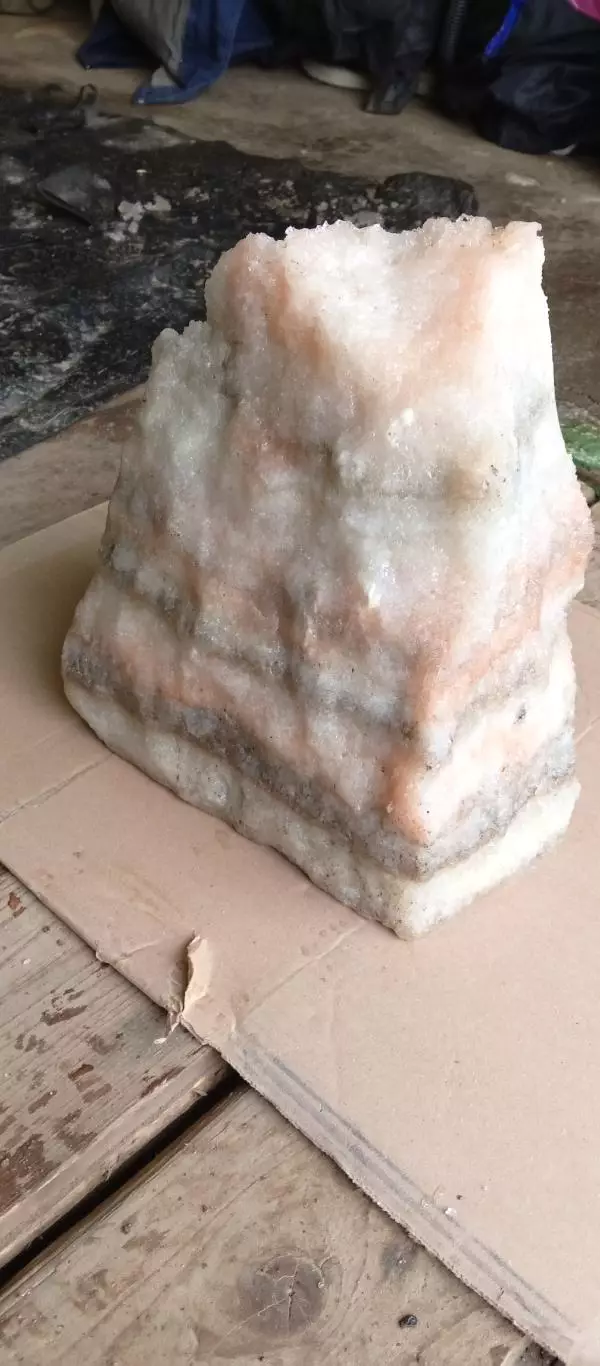 Кусок соли красивый(озеро Баскунчак) 2