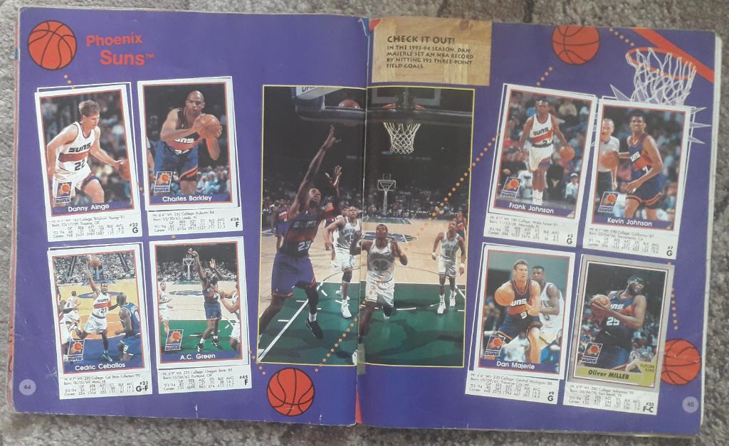 Альбом для наклеек Panini. Basketball '94-'95. Есть 219 из 230 наклеек. 3