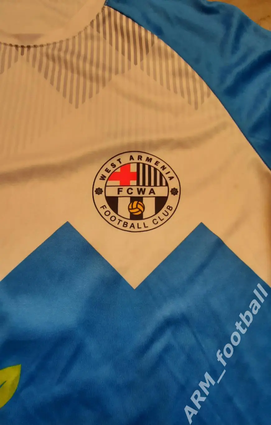 Официальная игровая футбольная майка ФК «ВЕСТ АРМЕНИЯ» (Ереван, Армения). №77 4