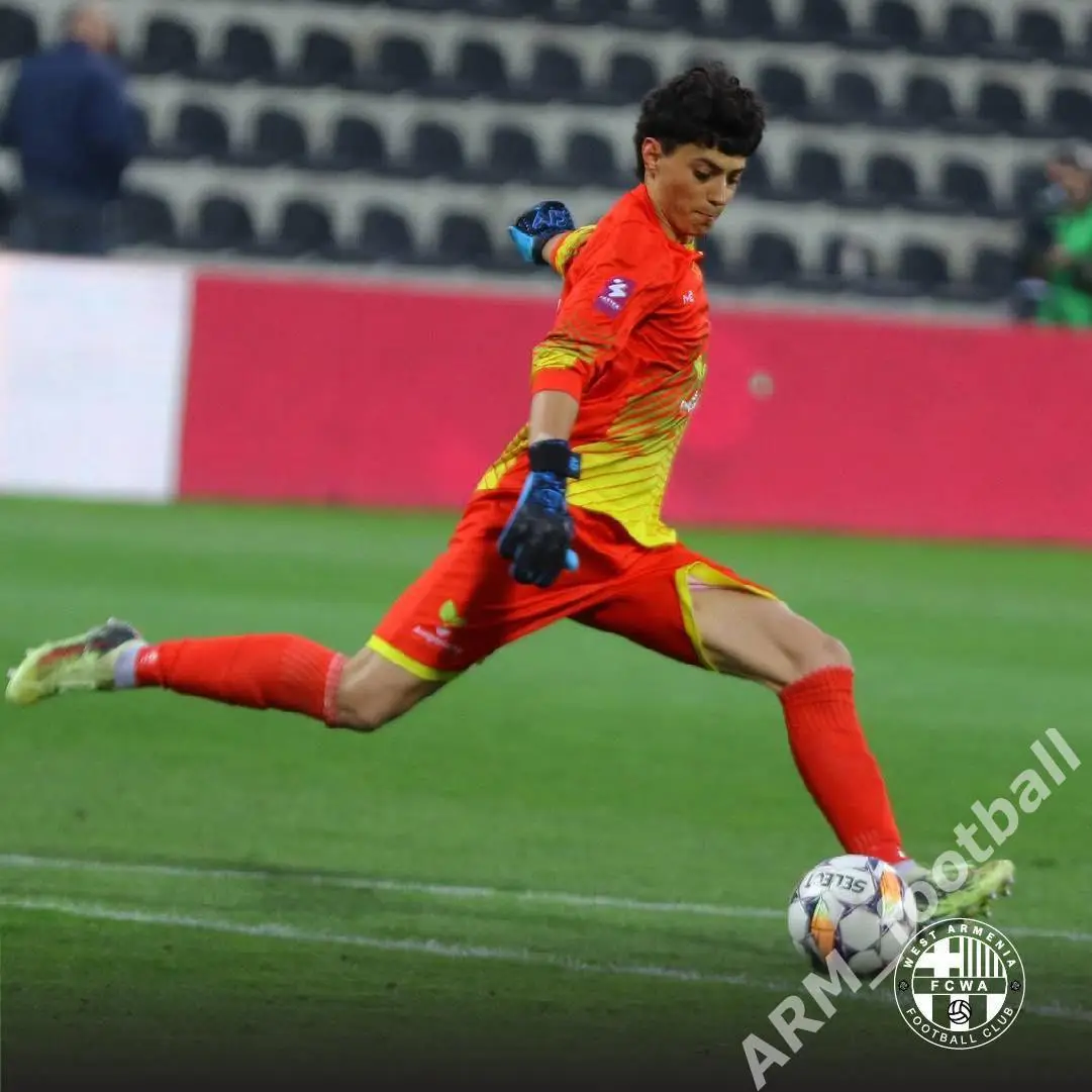 Официальная игровая футбольная майка ФК «ВЕСТ АРМЕНИЯ» (Ереван, Армения). №91 7